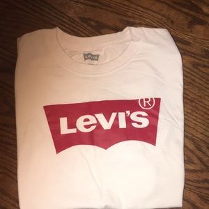 Kid’s short sleeve Levi T-shirt size large